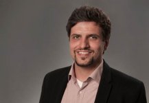 Felix Krujatz erhält für seine Doktorarbeit auf dem Gebiet der Algenbiotechnologie den Nachwuchsförderpreis der Sächsischen Akademie der Wissenschaften. Foto: Kirsten Mann