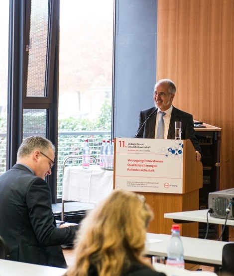Vorstandsvorsitzender Prof. Dr. Wolfgang E. Fleig begrüßt die Gäste auf dem 11. Leipziger Forum Gesundheitswirtschaft 2015